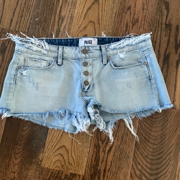 Paige destructed light colored jean shorts - Picture 2 of 10